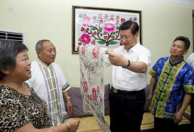 联播+丨“绣”出美好生活 习近平为他们点赞