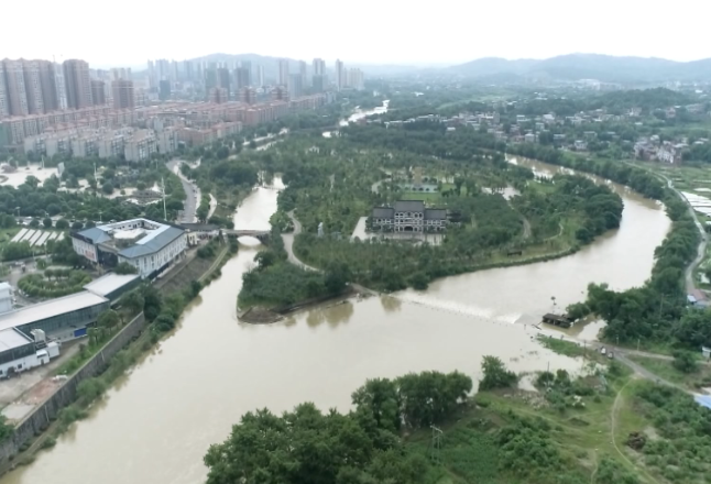 视频丨洪水过境垃圾残留 东安迅速清理护航下游水质