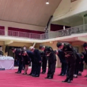 默哀鞠躬!山河已无恙,英雄请回家!