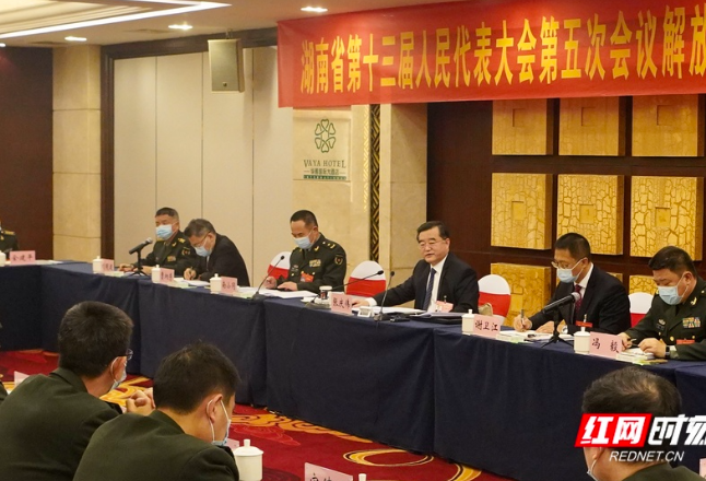 张庆伟参加解放军和武警部队代表团审议：大力弘扬我党我军光荣传统优良作风 以新担当新作为开创强军事业新局面