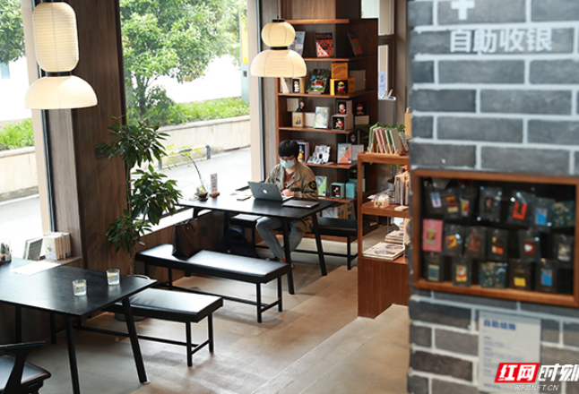 长沙最美书店丨如果阅读是一场人间烟火，不妨从“十二时辰”开始