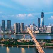 李克强主持召开国务院常务会议 部署推动降低企业融资成本和个人消费信贷成本的措施等