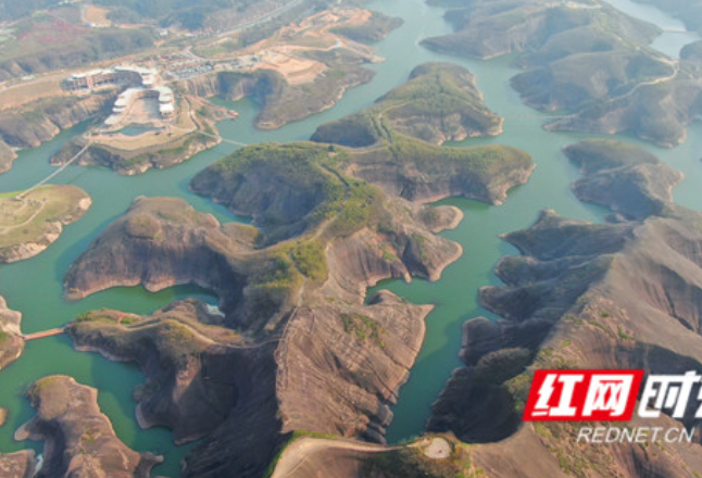 “湘”当自觉自信自强丨郴州飞天山高椅岭：碧水丹霞里的致富画卷