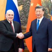习近平会见俄罗斯总理米舒斯京