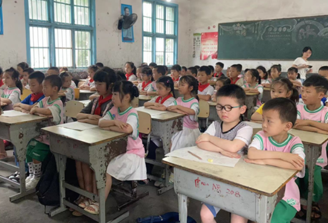 安乡县安全乡中心幼儿园：迈进小学，憧憬未来