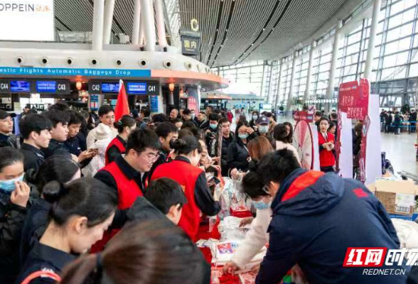 组图丨一起来长沙机场逛春运集市