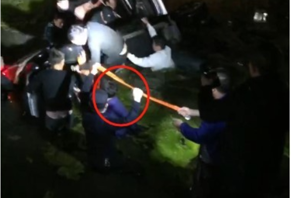 暖新闻丨长沙理工大学学生寒夜中跳进刺骨河水救人