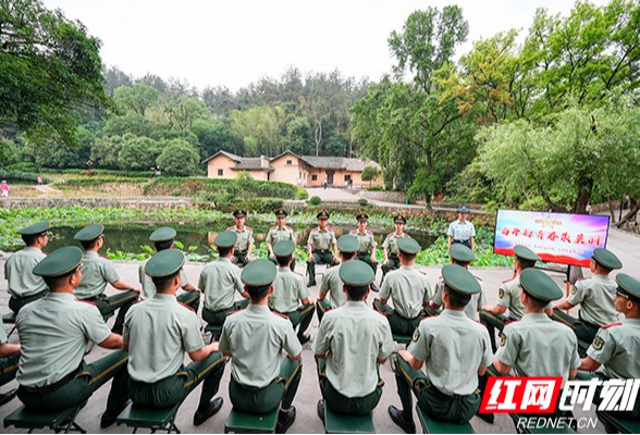 武警湘潭支队：举办强军故事会 讲述“奋斗的青春最美丽”