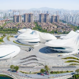 何朝晖调研长沙临港产业开发区建设发展工作
