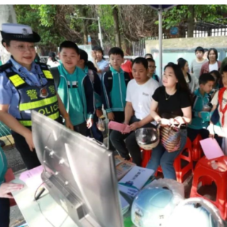 衡阳交警柔性执法护学岗 筑牢校园周边“平安路”
