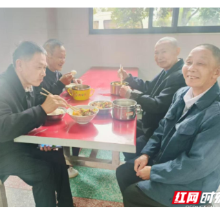 衡东县民政局创新监管模式：“晒餐食”晒出养老服务新温度