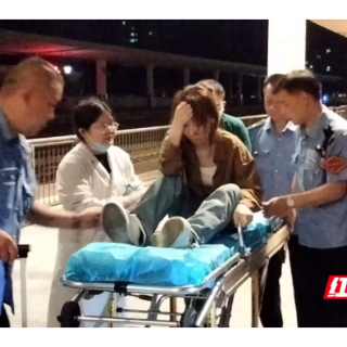 列车深夜临时停车，紧急救助突发疾病旅客