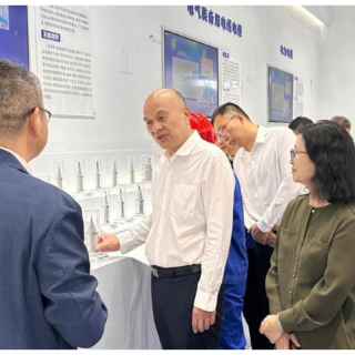 刘越高率队考察特变电工新疆总部