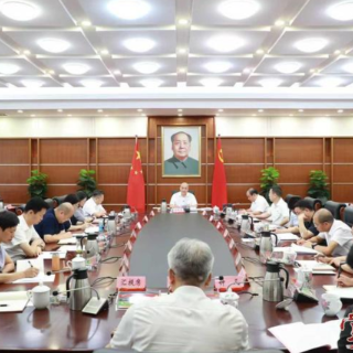 衡阳市委理论学习中心组举行2025年第12次集体学习