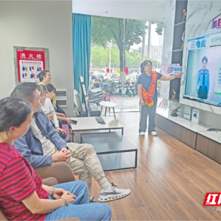 中国电信蒸湘中心营业厅爱心翼站：温情防诈，守护银发安康