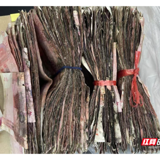 耐心清点万元破损币 工行衡阳分行营业部解客户燃眉之急