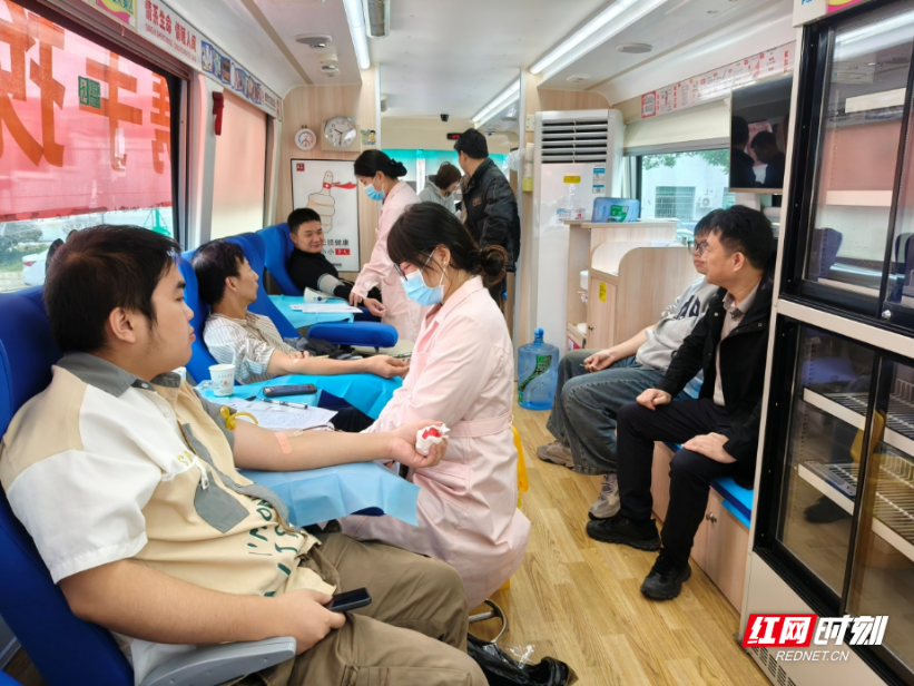 衡东县卫健局赴蓬源镇开展无偿献血活动