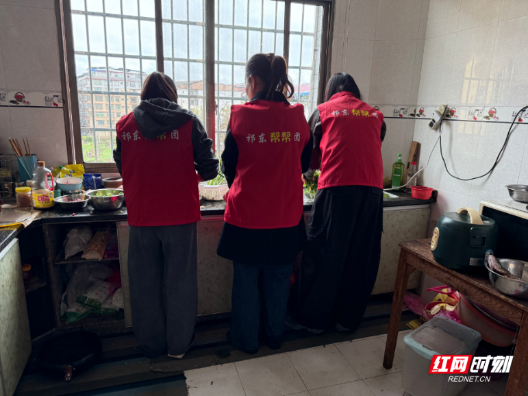 生日遥寄相思 温情跨越千里——祁东帮帮团助力武汉周女士与父亲“云庆生”