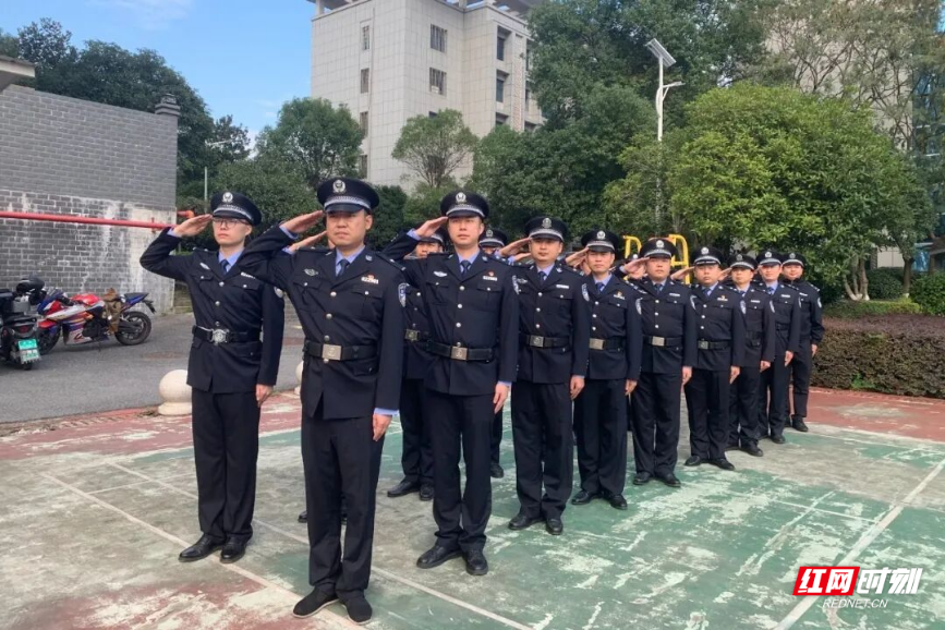 雁峰公安扎实开展常态化队列训练