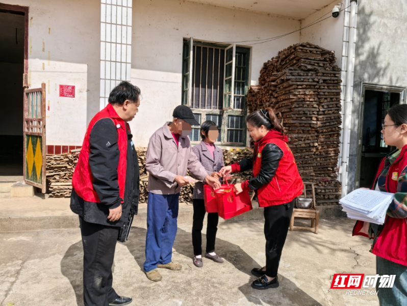 衡东县计生协开展走访慰问活动 倾情关怀失独家庭