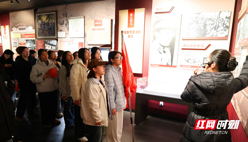 湖南交通工程学院赴罗荣桓纪念馆开展“行走的思政课”暨思政课实践教学基地揭牌活动