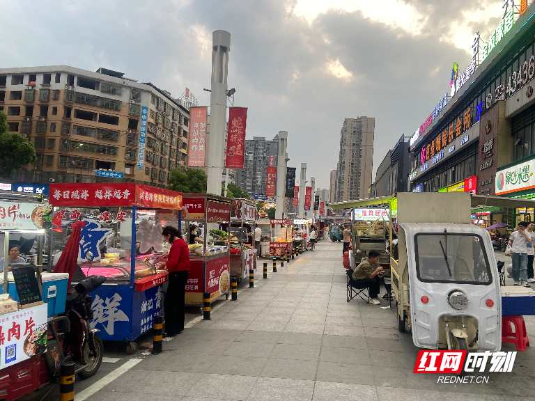 耒阳：“夜经济”升温 消费添活力