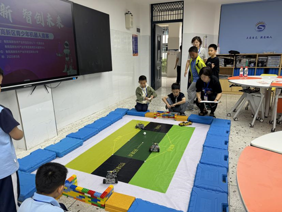 衡阳高新区举行第二届青少年机器人竞赛