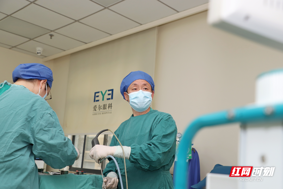 “手术完像没做过一样！”泪道微创手术避免“毁容式”治疗