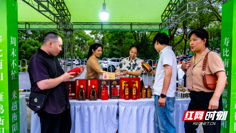 图集∣邓紫棋演唱会深情开唱  一城风味“紫”等你来