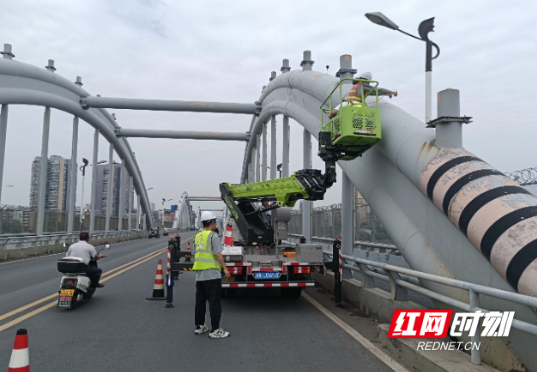 衡南湘江公路大桥开启“深度体检”
