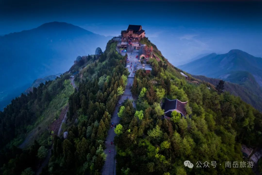 受强暴雨天气影响，南岳衡山中心景区暂停入园