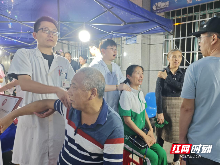 衡东中医首届端午夜市点亮城市健康之光