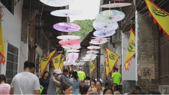 耒阳：古街铺宴庆端午 渡口划舟迎来宾