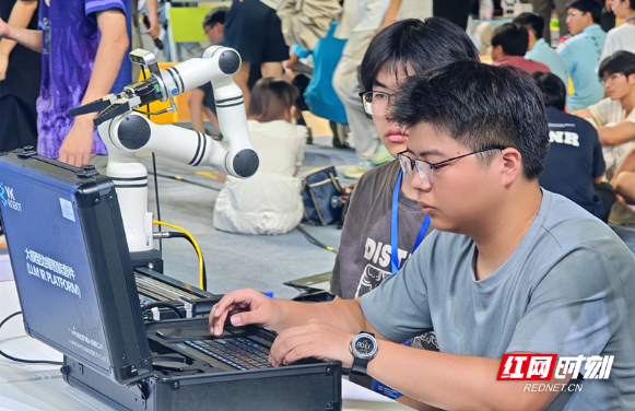 湖南交通工程学院5支队伍晋级中国机器人及人工智能大赛全国总决赛