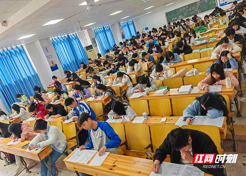 湖南交通工程学院2025年护理学专业毕业生全国护士执业资格考试通过率100%