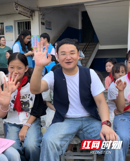 祁东帮帮团李璋：“音乐王子”以歌为炬，点亮公益暖途