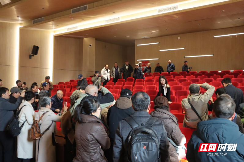 光影之间，定格美好：衡阳市图书馆举办光影人像拍摄讲座