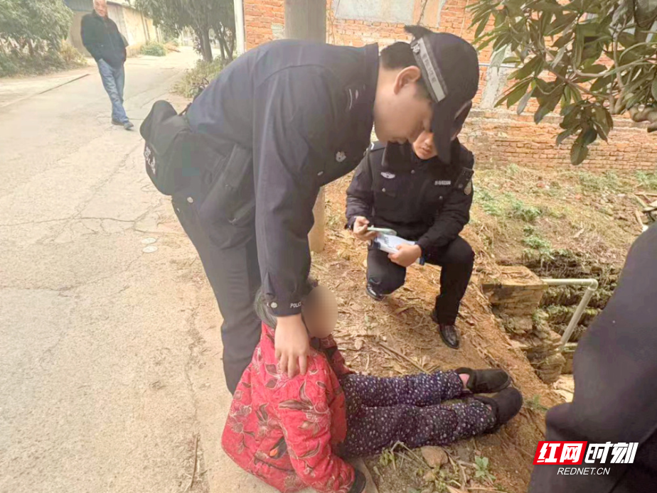 命悬一线，民警及时救下轻生老人