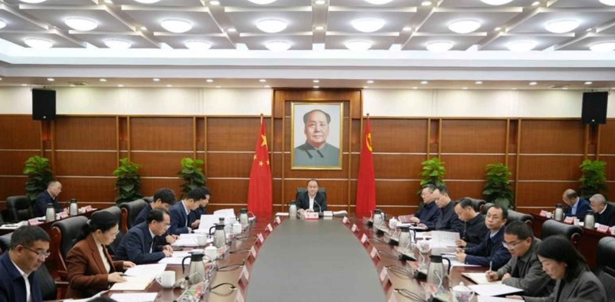 朱健主持召开市委常委会会议