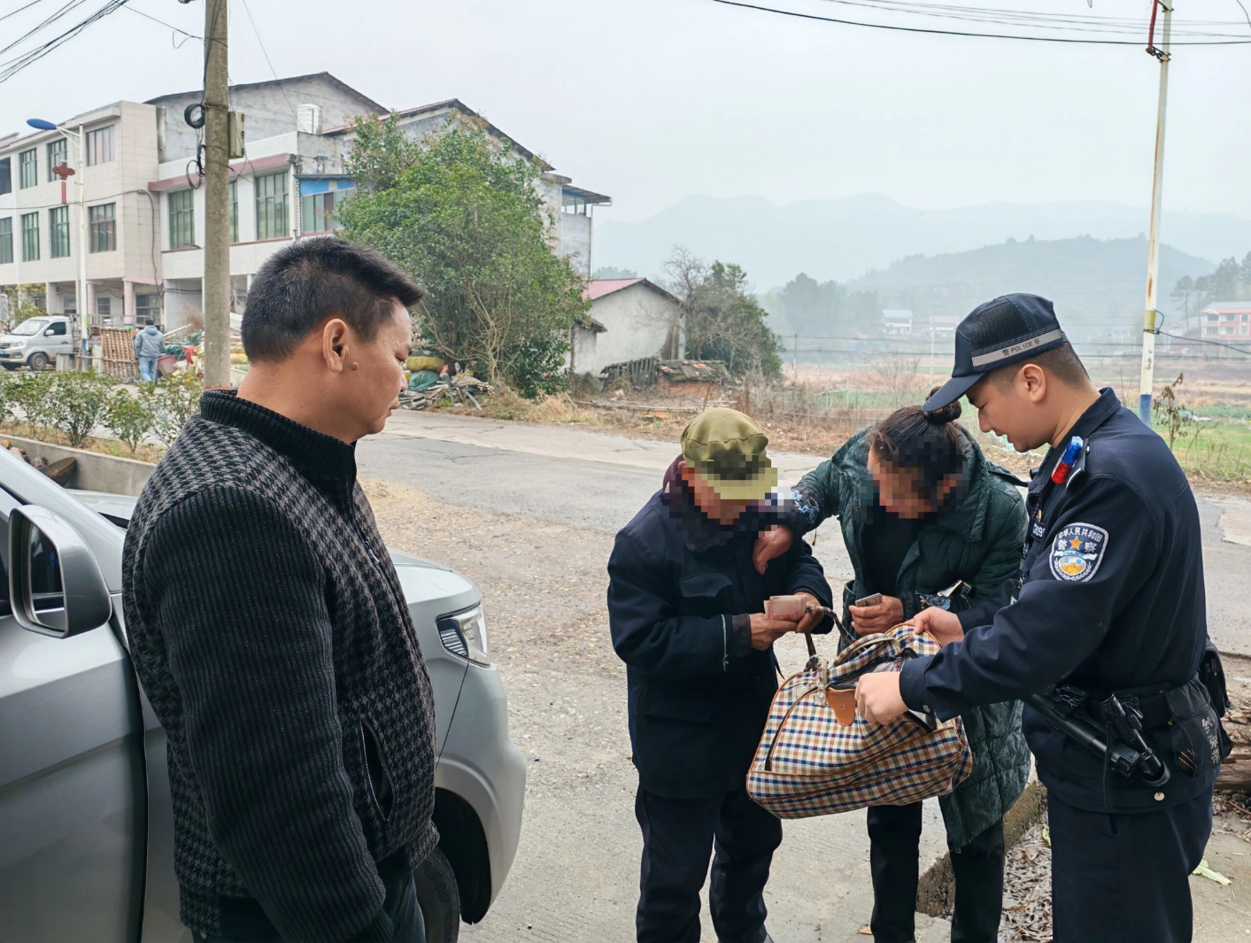 衡阳县一老人遗失低保金，民警紧急寻回