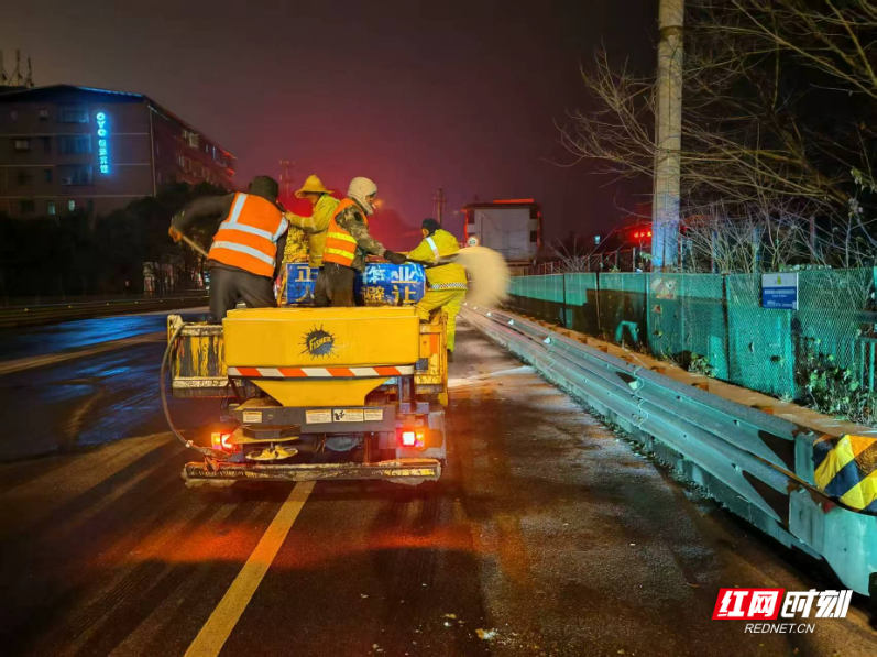 珠晖区雪夜“守桥人”：雪不停、巡不止，冰不除、人不撤