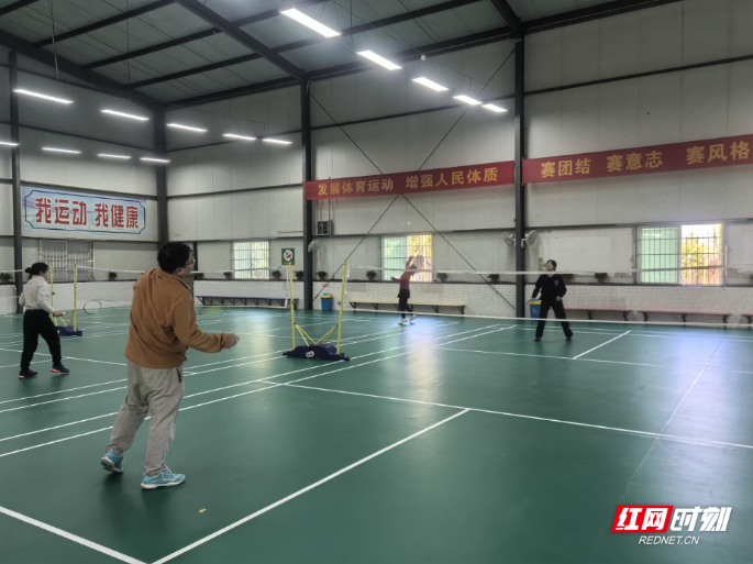 上午免费打!衡阳县羽毛球馆焕新开放惠民生
