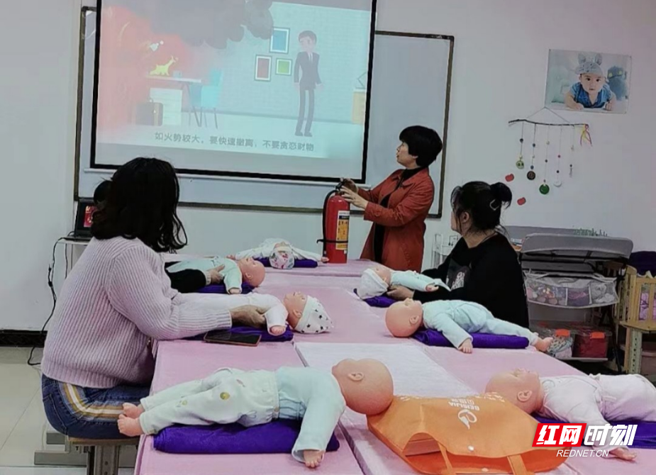 “十五五”蒸阳群众“我所盼”之十四｜曹凤玲：从“宝妈”到校长 点亮千余家庭新希望