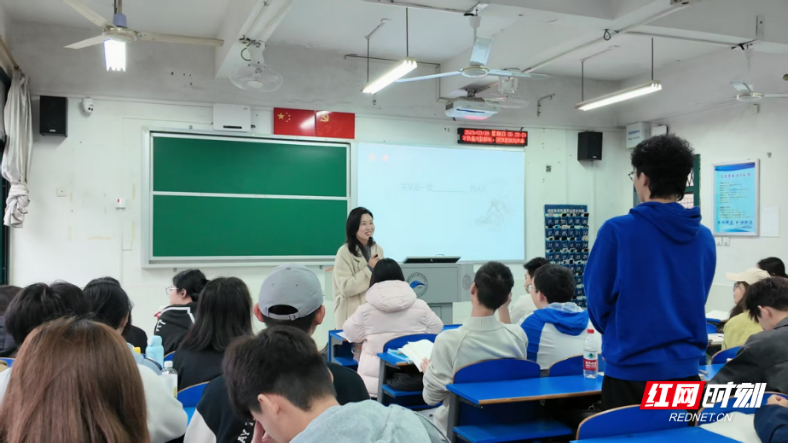 匠心铸魂育英才 文脉传承谱新篇——湖南高速铁职院滕芳的奋进之路