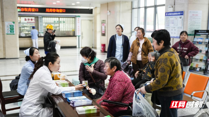 南华医院肛肠科开展便秘健康义诊活动