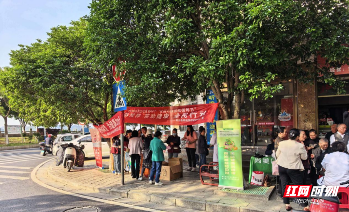 衡山县持续下沉社区开展儿童预防接种日科普咨询活动