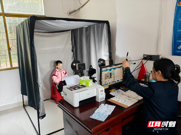 周末不打烊,衡南公安冠市派出所户籍服务暖人心
