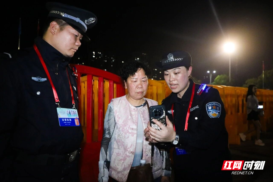 衡阳:“音雄”之夜 “藏蓝”护航