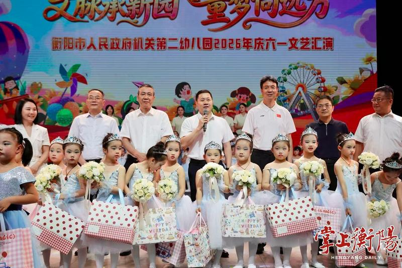 刘中杰看望慰问少年儿童，与孩子们共庆“六一”国际儿童节