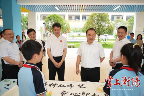 朱健开展“六一”国际儿童节走访慰问活动